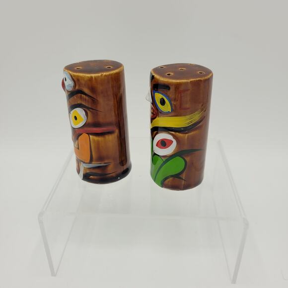 Vintage Pacific Northwest Totem Pole Salt & Pepper Shakers Tiki Influences - Picture 2 of 6